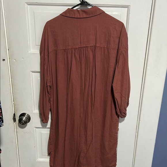 Young Fabulous & Broke Linen Blend Shirtdress. - Picture 6 of 6